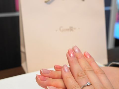 【Ginza Rim(銀座リム)の口コミ】 ①ピンクダイヤモンド取り扱いブランド
彼女がピンクダイヤモンドの指輪を…