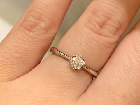 【TRECENTI(トレセンテ)の口コミ】 アフターサービスが良さそうだった。
フローラセッテイングはお花の形でダ…