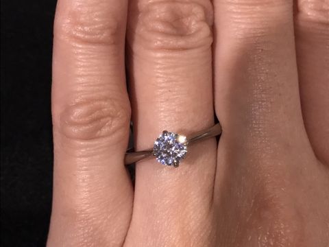 【BIJOUPIKO(ビジュピコ)の口コミ】 シンプルなダイヤモンド一石タイプのリングです。爪の高さは高すぎず低す…