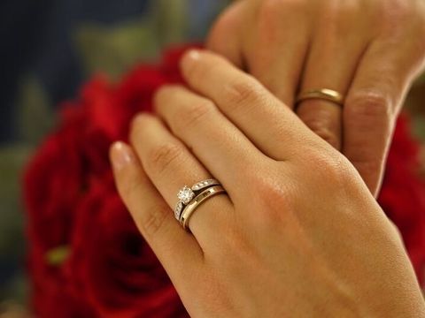 【TANZO.(鍛造指輪)の口コミ】 女性用は上下ミル&指輪側面がカットの効果で光が当たるとキラキラする…