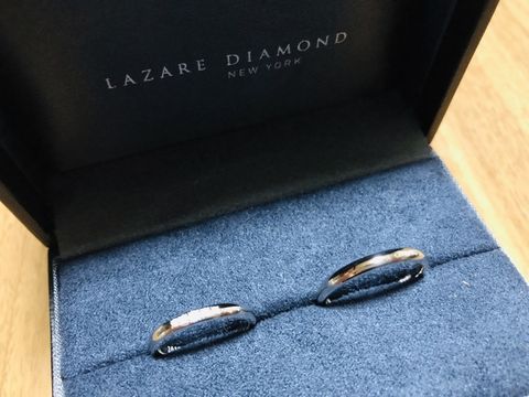 【ラザール ダイヤモンド(LAZARE DIAMOND)の口コミ】 小さなダイヤが5石並んでいるのに惹かれました。細身のリングなので着用時…