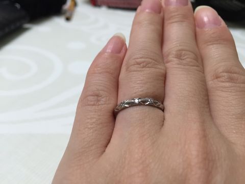 【シャネル(CHANEL)の口コミ】 婚約指輪とあわせてつけてもおかしくないものを選びました。また、定番で…