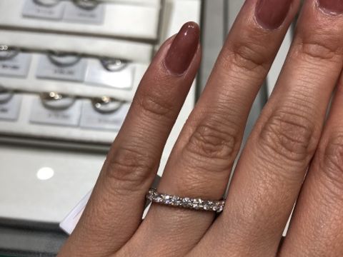 【アイプリモ(I-PRIMO)の口コミ】 結婚指輪はキラキラにしたかったのでエタニティリングで探していました。…