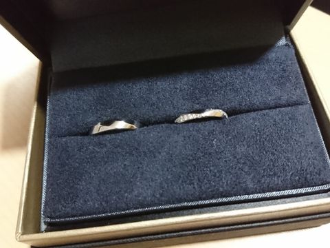 【ラザール ダイヤモンド(LAZARE DIAMOND)の口コミ】 1番の決め手は、新郎用の流れるような3本のラインがキレイで旦那さんが気…