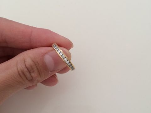 【ティファニー(Tiffany & Co.)の口コミ】 結婚指輪と重ねてつけたかったので、なるべく結婚指輪とあう太さやデザイ…