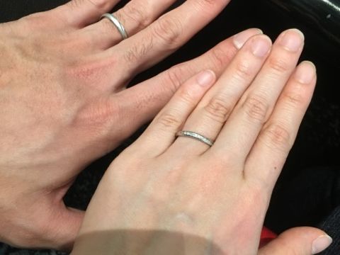 【エクセルコダイヤモンド(EXELCO DIAMOND)の口コミ】 いくつか試着させていただきましたが、この写真の指輪が自分たちの手の形…