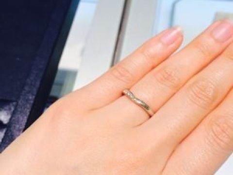 【ROYAL ASSCHER(ロイヤル・アッシャー)の口コミ】 つけたときのフィット感がとてもよくてすぐにこれだ！って思えた指輪でし…