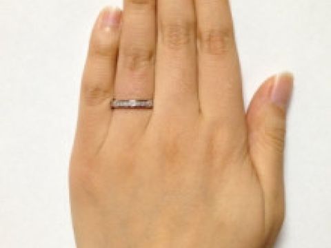 【MIKIMOTO(ミキモト)の口コミ】 全体的にダイヤが埋め込まれているのがとても気に入っております。
はめた…