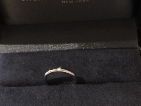 【ラザール ダイヤモンド(LAZARE DIAMOND)の口コミ】 夫と話し合った結果、非常にシンプルな指輪を探していたのですが、ラザー…