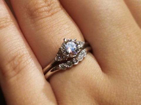 【ケイウノ ブライダル(K.UNO BRIDAL)の口コミ】 当初親から譲り受けた婚約指輪をリメイクするか悩んでいたため、リメイク…