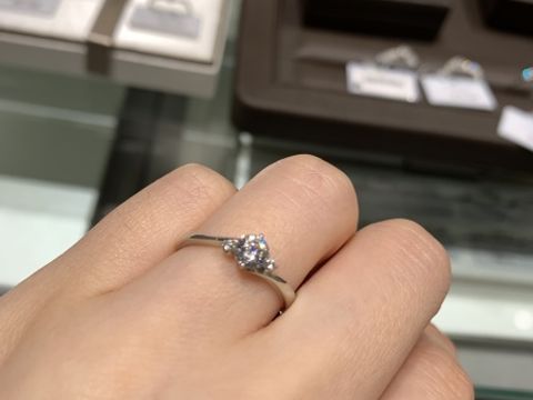 【アイプリモ(I-PRIMO)の口コミ】 指輪のデザインはたくさんありました。漠然と訪問したので自分の好みのも…