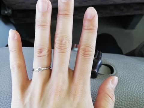 【ケイウノ ブライダル(K.UNO BRIDAL)の口コミ】 お義母さまより譲り受けた婚約指輪をリフォームしました。
石代がかからな…