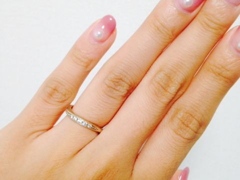 【杢目金屋(もくめがねや)の口コミ】 彼が選んでくれた杢目金屋さんのエンゲージリングと重ね付けしたいという…