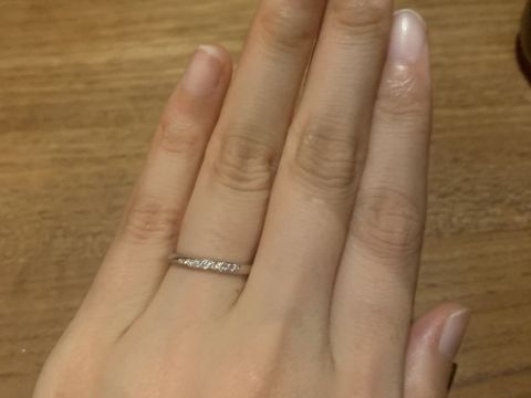 【canal4℃(カナルヨンドシー)の口コミ】 購入前から、ストレートのリングで、ライン上にダイヤが細かく散りばめら…