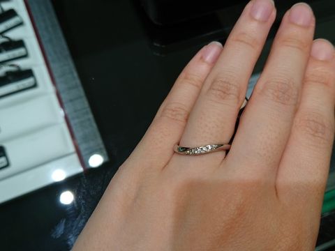 【ラザール ダイヤモンド(LAZARE DIAMOND)の口コミ】 ひねり感がほどよくあり、ダイヤモンドの数もちょうどよくギラギラしすぎ…