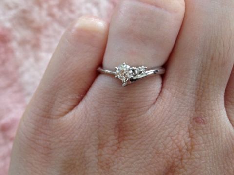 【アイプリモ(I-PRIMO)の口コミ】 あまり大きなダイヤは私の指には似合わないので、ダイヤの大きさとリング…