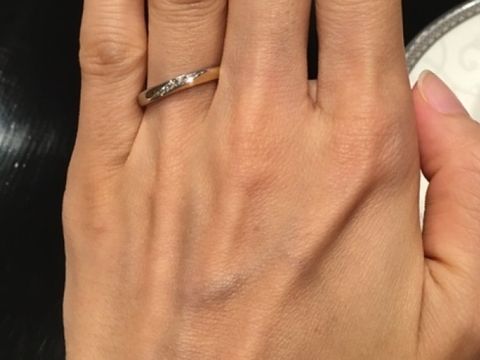 【ケイウノ ブライダル(K.UNO BRIDAL)の口コミ】 指輪のおススメポイントは、二つあります。
一つ目はリングが二色使いで、…