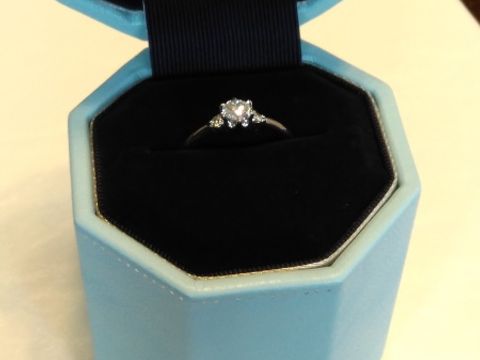 【銀座ダイヤモンドシライシの口コミ】 プロポーズリングを受け取りました。彼がダイヤモンドシライシに決めた理…