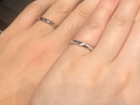 【ラザール ダイヤモンド(LAZARE DIAMOND)の口コミ】 ベッドフォードのエッジの効いたひねりとあえてサイドにダイヤを置くセン…