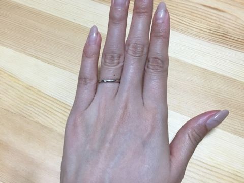【アイプリモ(I-PRIMO)の口コミ】 指輪のデザインがすごくシンプルで、どんなお洋服を着ても邪魔しないデザ…