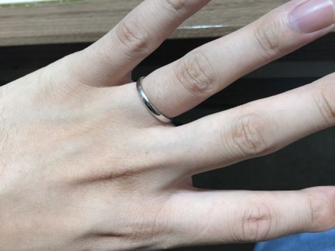 【銀座ダイヤモンドシライシの口コミ】 たくさんの種類、デザインがありました。
またつけ心地、指馴染みする丸み…