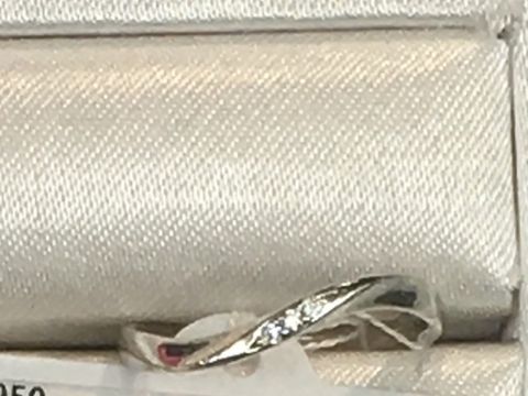 【Tis(ティス)の口コミ】 フェミニンな印象を受けるウェーブデザイン。他で見たデザインよりウェー…