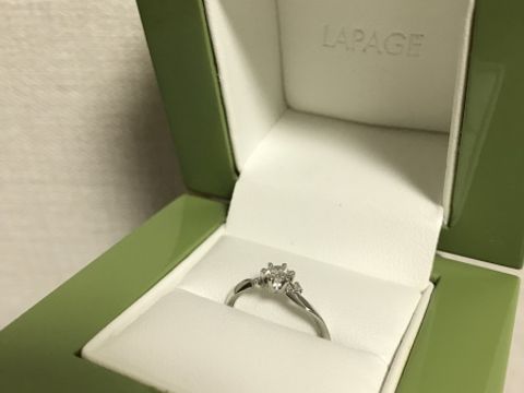 【LAPAGE(ラパージュ)の口コミ】 結婚指輪をラパージュで買うと決めていたので、婚約指輪も同じブランドで…