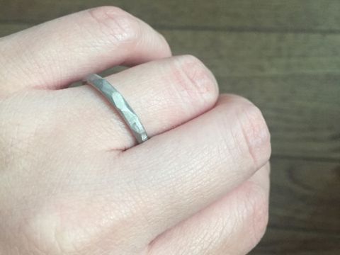 【QDMの口コミ】 デザインと他にはない男性っぽさ、マット感が気に入ったところです。太目…