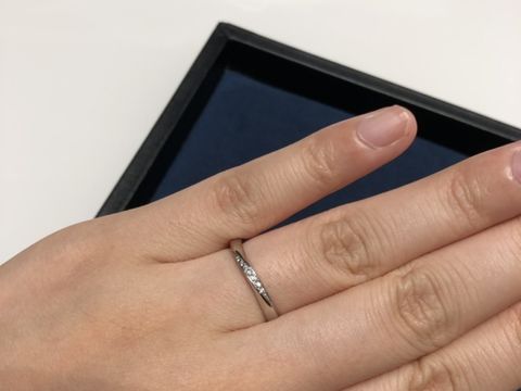 【4℃ BRIDAL(ヨンドシーブライダル)の口コミ】 こんなに素敵にダイヤモンドが散りばめられているのに、予算内の金額（10…