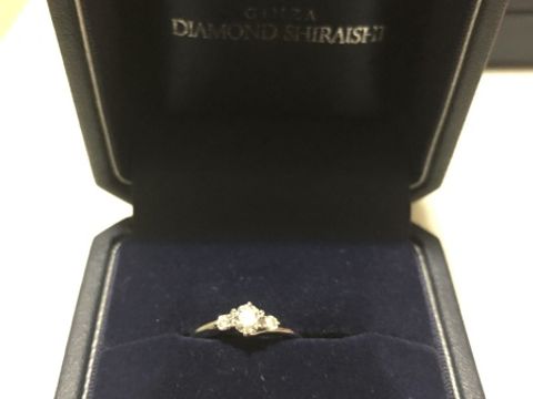 【銀座ダイヤモンドシライシの口コミ】 デザインがダイヤモンドを強調する形で好みでした。
メインのダイヤモンド…