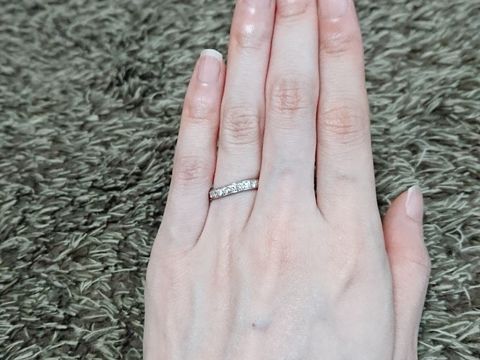 【YUKIZAKI BRIDAL(ユキザキブライダル)の口コミ】 デザインはウェーブになっているのがいいと思っていました。こちらは緩や…