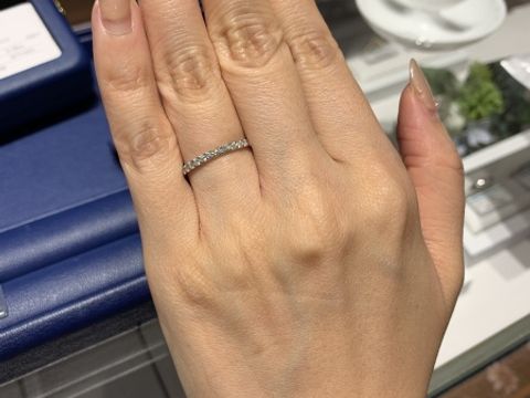 【銀座ダイヤモンドシライシの口コミ】 結婚指輪はハーフエタニティにしようと決めていました。ハーフエタニティ…
