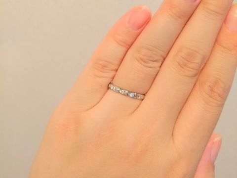 【ショーメ(CHAUMET)の口コミ】 私は、指輪に小傷がつき段々と灰色にくすんでいくのが嫌でした。でもシン…