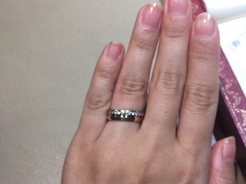 【カルティエ(Cartier)の口コミ】 ダムールのデザインは、非常にシンプルながら、表面に溝が貼ってあり、光…