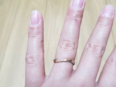 【銀座ダイヤモンドシライシの口コミ】 ピンクゴールドとプラチナのコンビのものが欲しくて探しました。色々な指…
