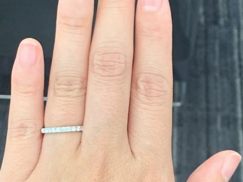 【ラザール ダイヤモンド(LAZARE DIAMOND)の口コミ】 ハーフエタニティで色んなブランドを見て周りました。
ダイヤの質、横姿、…