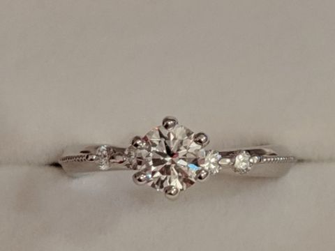 【カオキ　ダイヤモンド専門卸直営店の口コミ】 ダイヤモンド専門店ならではの高品質なダイヤモンドを取り揃えているため…