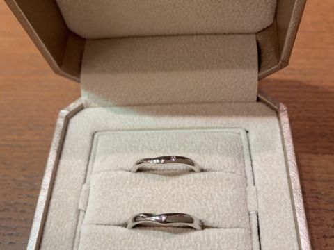 【TRECENTI(トレセンテ)の口コミ】 とにかくシンプルなもので互いにつけてすぐにペアだなとわかるデザインで…