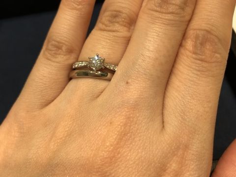 【4℃ BRIDAL(ヨンドシーブライダル)の口コミ】 結婚指輪は、日常生活使いで気をつかわなくて良いシンプルなプラチナ製の…