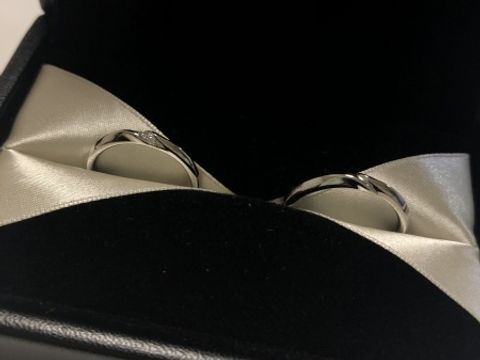 【エクセルコダイヤモンド(EXELCO DIAMOND)の口コミ】 指輪のデザインが気に入った為決めました。捻りのような柄がはいっており…