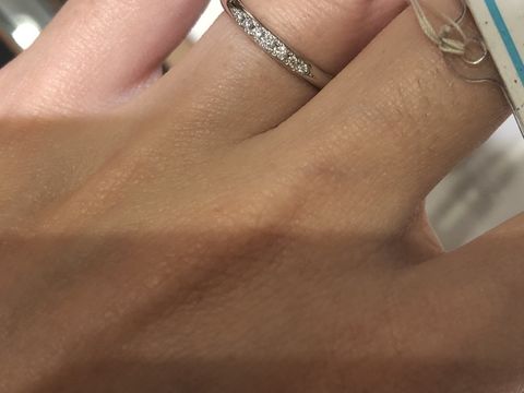 【銀座ダイヤモンドシライシの口コミ】 シンプルなデザインで、結婚指輪らしい王道さがあるところに惹かれました…