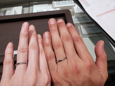 【アイプリモ(I-PRIMO)の口コミ】 ストレートで探していましたが、斜めにデザインが入っているので指が綺麗…