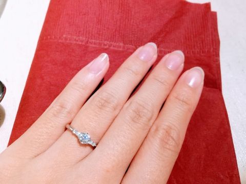 【TRESOR(トレゾア)の口コミ】 ５～６店舗回ってみて、一番デザインが気に入った商品です。結婚指輪は他…