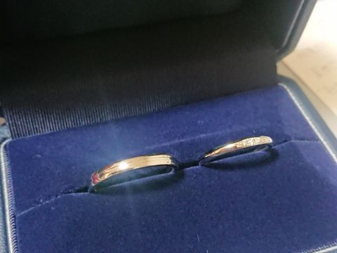 【銀座ダイヤモンドシライシの口コミ】 婚約指輪を銀座ダイヤモンドシライシで購入したので、結婚指輪も同じとこ…