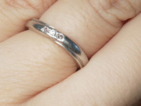 【FIRST DIAMOND(ファーストダイヤモンド)の口コミ】 いろんな店舗をすごくまわった中フルオーダーになって店員さんのデザイン…