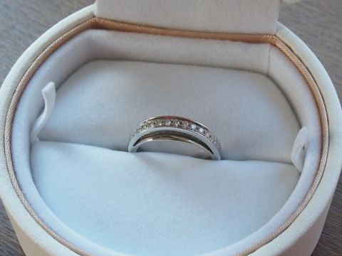 【VERITE(ベリテ)の口コミ】 旦那と選んで決めました！ダイヤの部分が膨らんでいて少しロックな感じの…