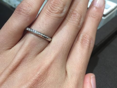 【アイプリモ(I-PRIMO)の口コミ】 婚約指輪と重ねづけがしやすいストレートタイプの結婚指輪を探していてダ…