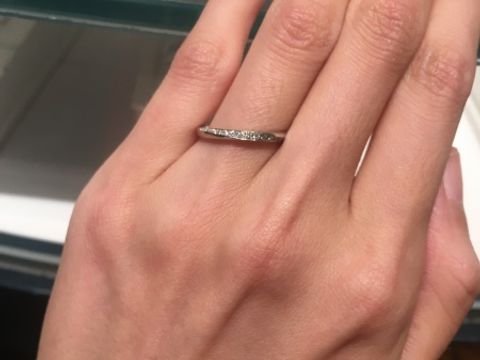 【銀座ダイヤモンドシライシの口コミ】 初めての指輪選びのお店だったのでわからないことばかりで好きな指輪のデ…