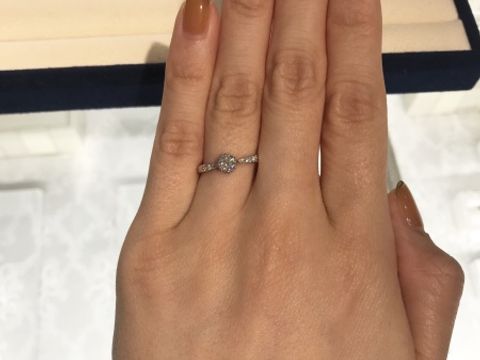 【ヴァンドーム青山(VENDOME AOYAMA)の口コミ】 レースの縁取りのようなデザインがとても珍しく、かわいかったです。
また…