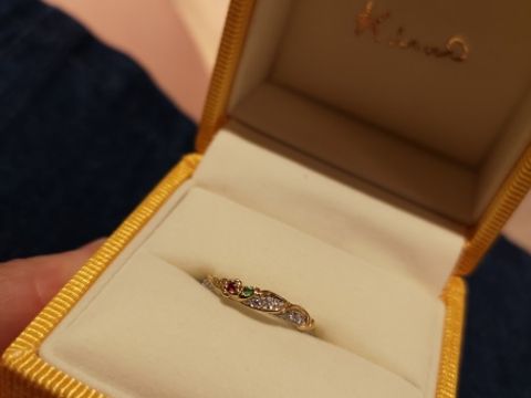 【ケイウノ ブライダル(K.UNO BRIDAL)の口コミ】 イニシャルがこっそり隠れている点。
パッと見ただけでは分からないところ…